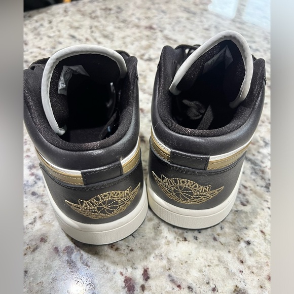 ✨sold✨Nike Air Jordan Sneakers Women’s size 9.5 - Picture 6 of 12